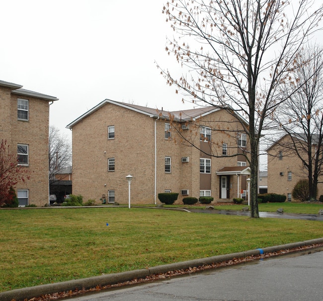 1989 Wolosyn Cir in Youngstown, OH - Building Photo - Building Photo