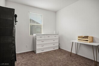 611 Sedum Ave. in Henderson, NV - Building Photo - Building Photo