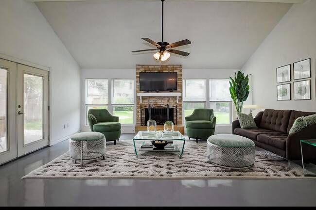 property at 19522 Dianeshire Dr