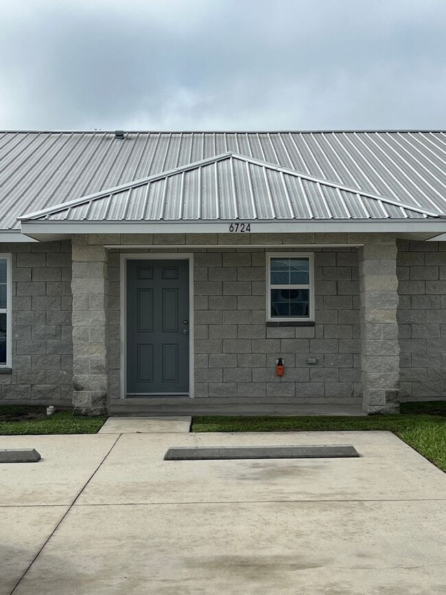 property at 6724 SE 106th St