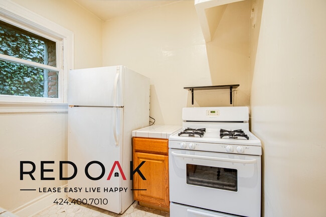 532 S Coronado St, Unit 206 in Los Angeles, CA - Foto de edificio - Building Photo