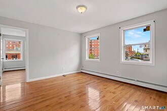143 Highland Ave in Bridgeport, CT - Building Photo - Building Photo