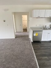 865 Hathaway Dr in Colorado Springs, CO - Foto de edificio - Building Photo
