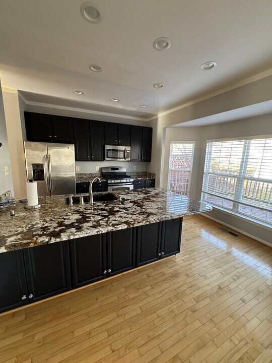 45812 Matador Terrace in Sterling, VA - Building Photo