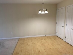 24 Pratt St in Southington, CT - Building Photo - Building Photo