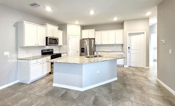 9718 Mulberry Marsh Ln in Sun City Center, FL - Building Photo - Building Photo