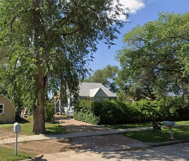 property at 405 E Watertown St