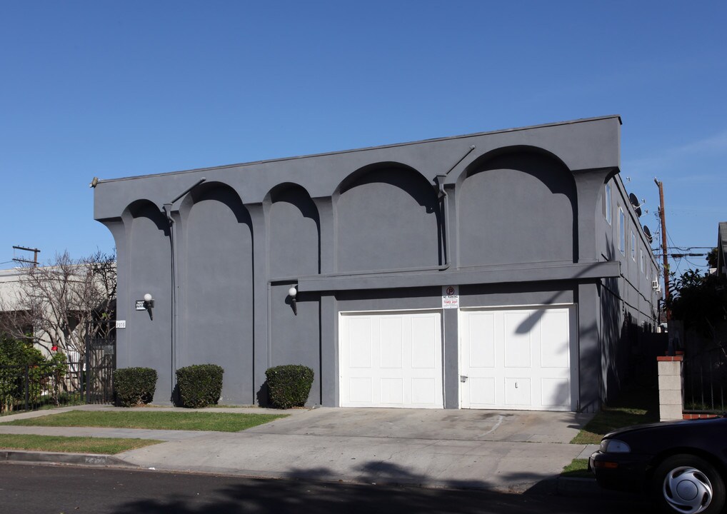 2376 Linden Ave in Long Beach, CA - Building Photo