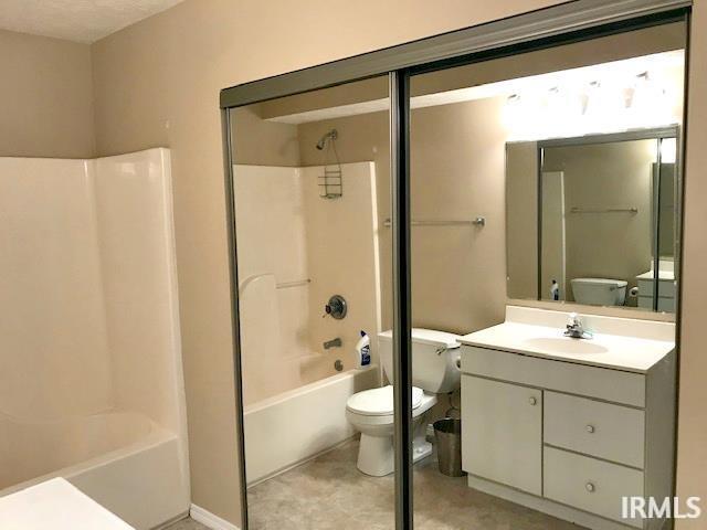 3924 Seasons Pointe in Evansville, IN - Building Photo - Building Photo