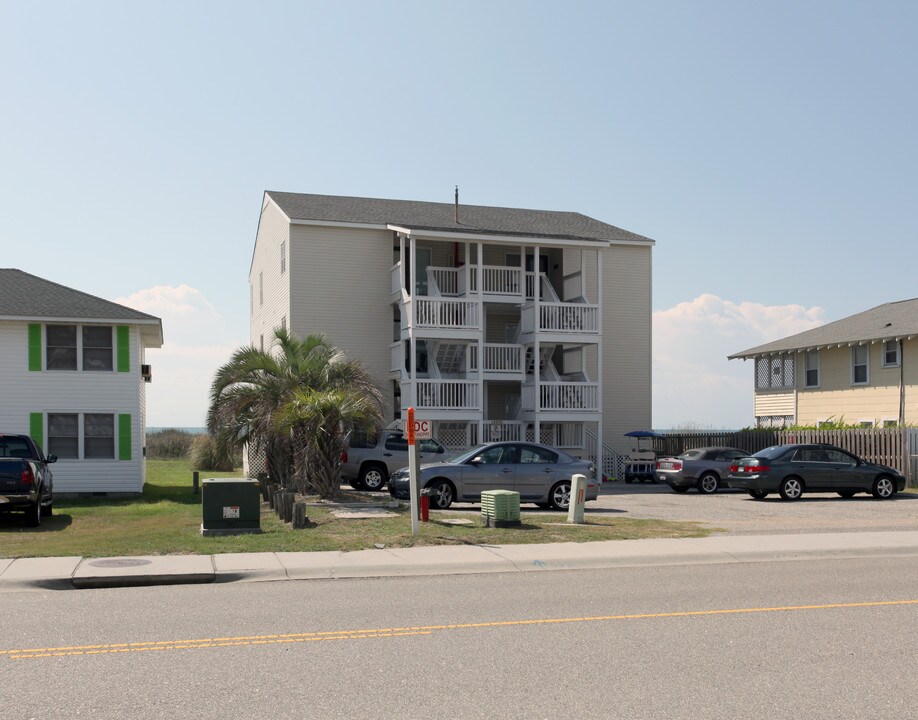 Sand Dunes in North Myrtle Beach, SC - Building Photo