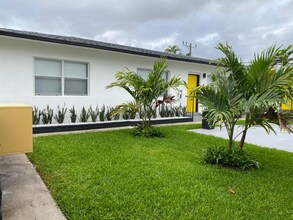 2489 SW 27th St-Unit -Apt 2 in Miami, FL - Building Photo - Building Photo