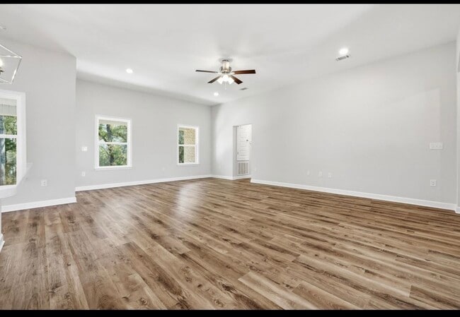 1340 Hornbeam Dr in Baker, FL - Foto de edificio - Building Photo