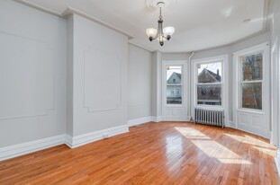 100 Clerk St in Jersey City, NJ - Building Photo