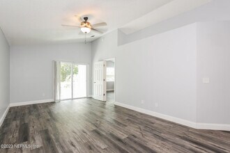 2520 Townsquare Dr in Jacksonville, FL - Building Photo - Building Photo