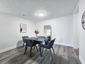 Newly Renovated Apartments in Columbus, OH! in Columbus, OH - Foto de edificio - Building Photo