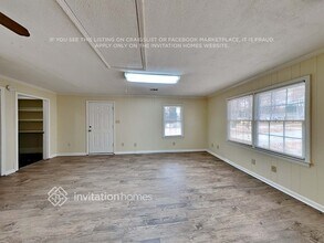 1009 Monopoly Dr in Lawrenceville, GA - Foto de edificio - Building Photo