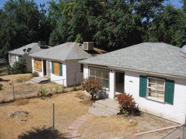 402 McCord Ave in Bakersfield, CA - Foto de edificio - Building Photo