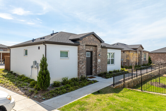 Cadia Grand Prairie in Grand Prairie, TX - Foto de edificio - Building Photo