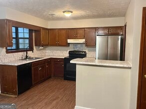566 Brookfield Way in Jonesboro, GA - Building Photo - Building Photo