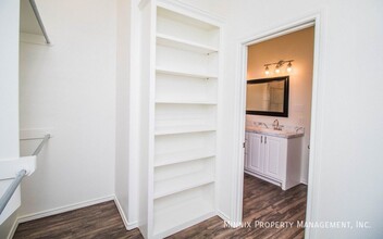 2015 102nd St in Lubbock, TX - Building Photo - Building Photo