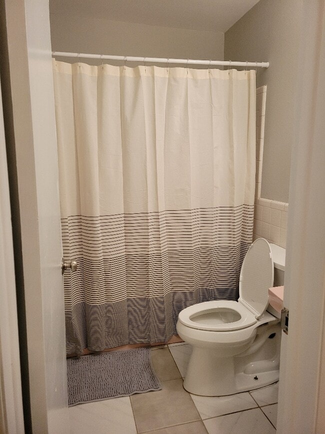 221 Cape Coral Pky E, Unit A in Cape Coral, FL - Foto de edificio - Building Photo