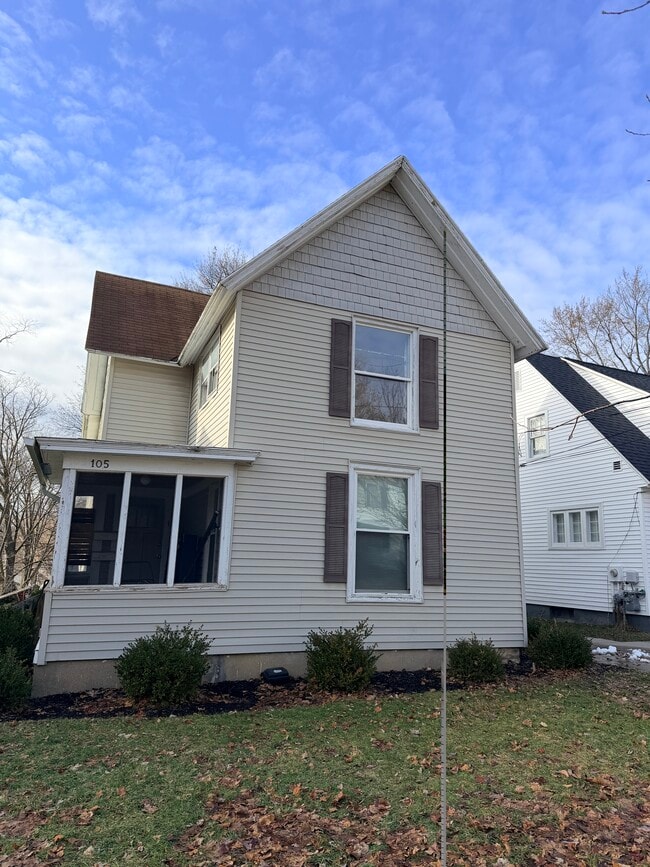 105 Auburn Ave NE, Unit 2 in Grand Rapids, MI - Foto de edificio - Building Photo