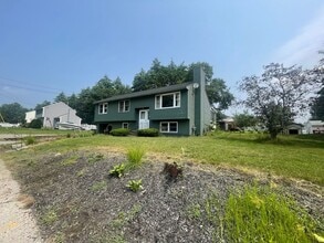 4 Heidi Ln in Nashua, NH - Building Photo - Building Photo