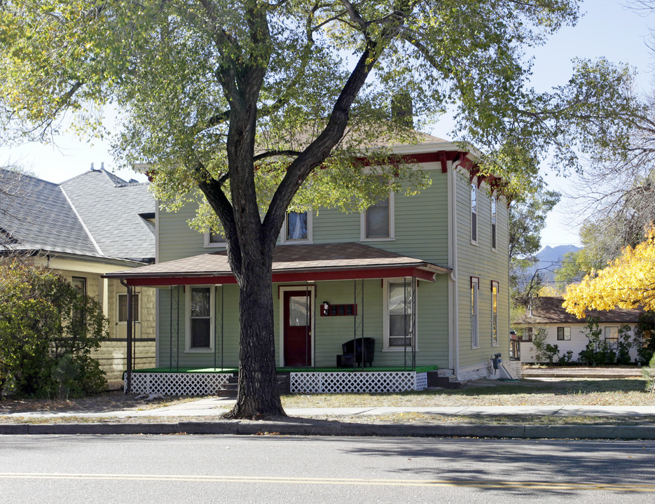 1527 W Colorado Ave in Colorado Springs, CO - Building Photo