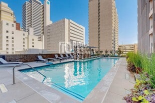 1200 Main St in Dallas, TX - Building Photo