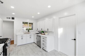 841 Nectarine Ave in Sunnyvale, CA - Building Photo - Building Photo