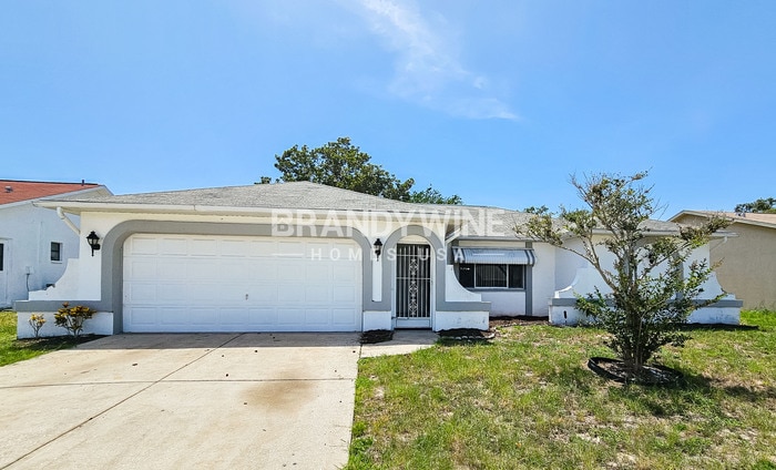 18805 Green Park Rd in Hudson, FL - Building Photo
