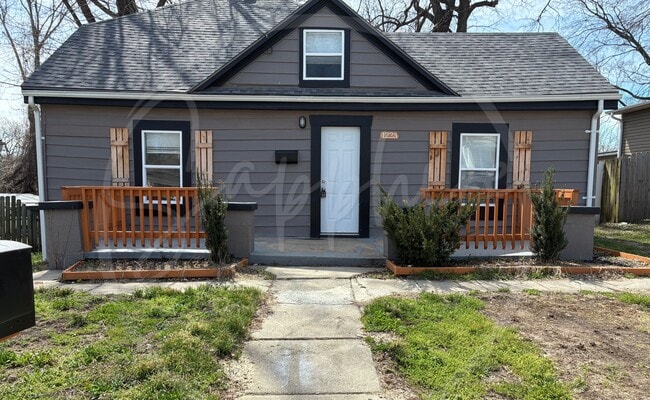 property at 1223 W Hayward Ave