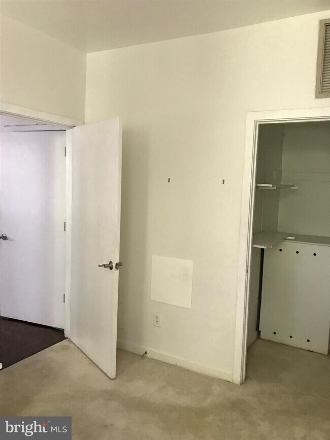 2114 N St NW-Unit -25 in Washington, DC - Foto de edificio - Building Photo