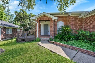 10914 Waterview Cir in Montgomery, TX - Building Photo - Building Photo