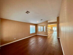 280 Pear Meadow St in Henderson, NV - Building Photo - Building Photo