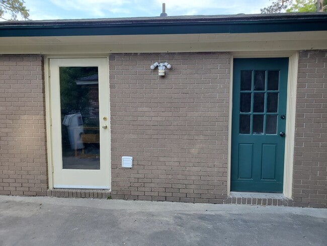 1517 Rosewood Dr in Savannah, GA - Building Photo - Building Photo