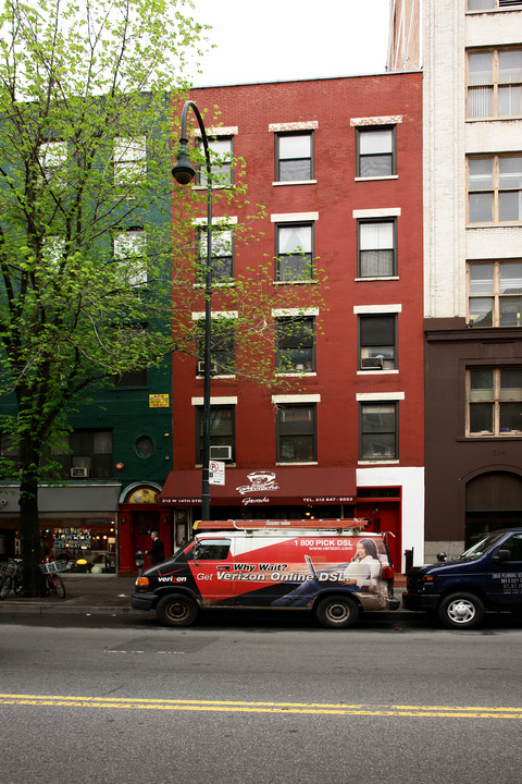 212 W 14th St in New York, NY - Foto de edificio