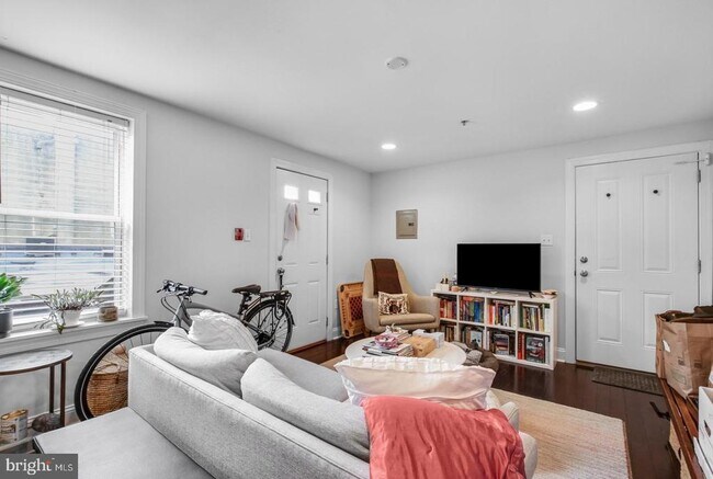1616 Fairmount Ave in Philadelphia, PA - Building Photo - Building Photo