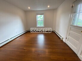 310 Tappan St, Unit 4 in Brookline, MA - Building Photo