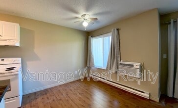 875 Badke Rd in Kelowna, BC - Building Photo - Building Photo