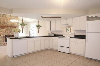 5022 5th St in Zephyrhills, FL - Building Photo - Building Photo