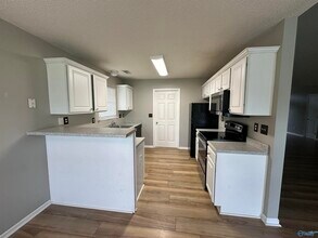 102 Sandpiper Ct in Huntsville, AL - Building Photo - Building Photo