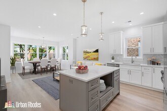 6423 N Washtenaw Ave, Unit J05W in Chicago, IL - Foto de edificio - Building Photo