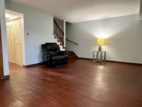 2611 E Martha Pl in Burnham, IL - Building Photo - Building Photo