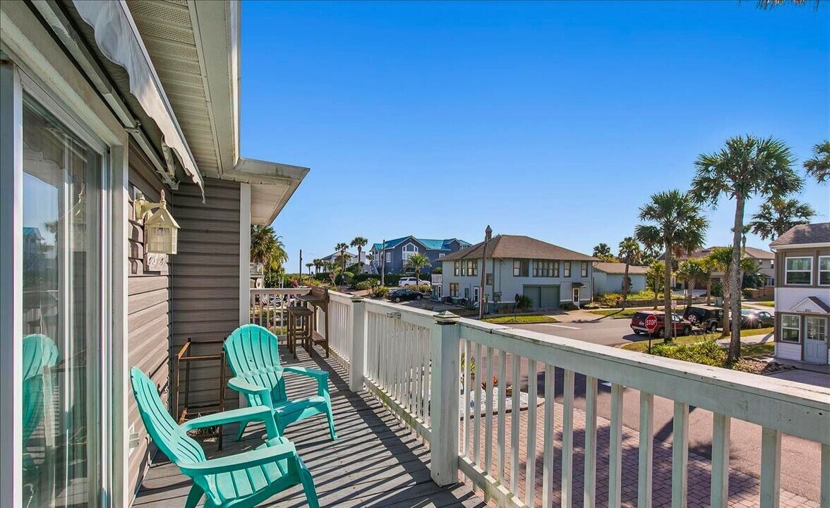 200 Walnut St in Neptune Beach, FL - Building Photo