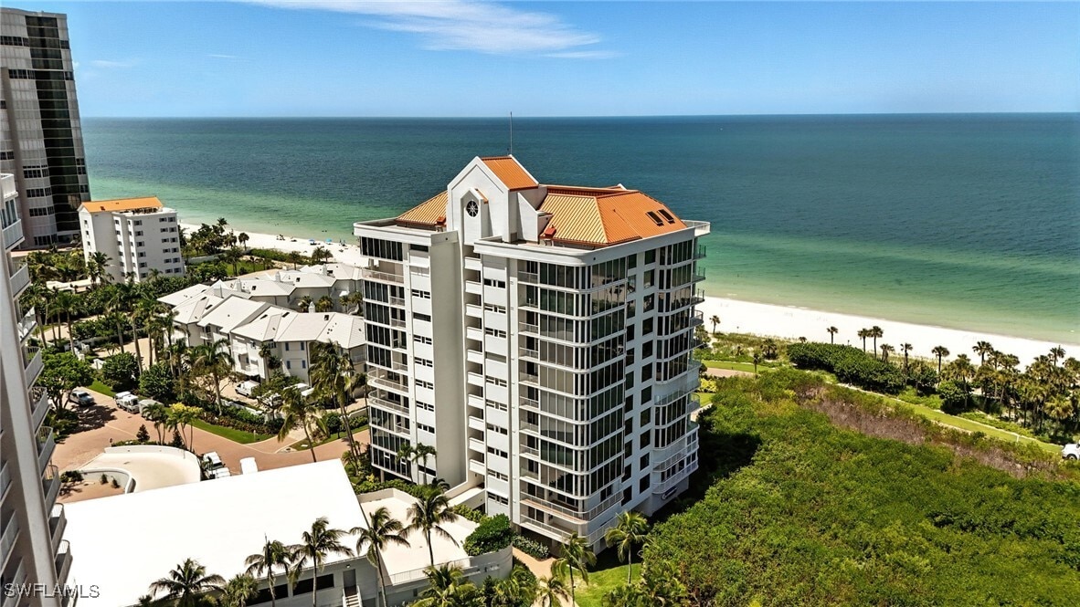 20 Seagate Dr in Naples, FL - Building Photo
