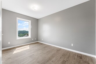 527 Grant Ave in Morgantown, WV - Building Photo - Building Photo