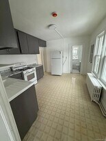 13 Springside Ave in Poughkeepsie, NY - Building Photo