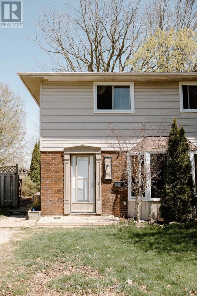 43 Chestnut Dr