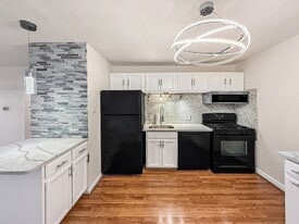 6 Venice St, Unit B3 in Danvers, MA - Building Photo